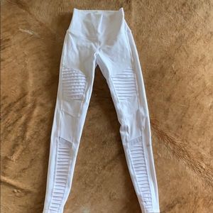 Alo motto leggings worn once washed once!!